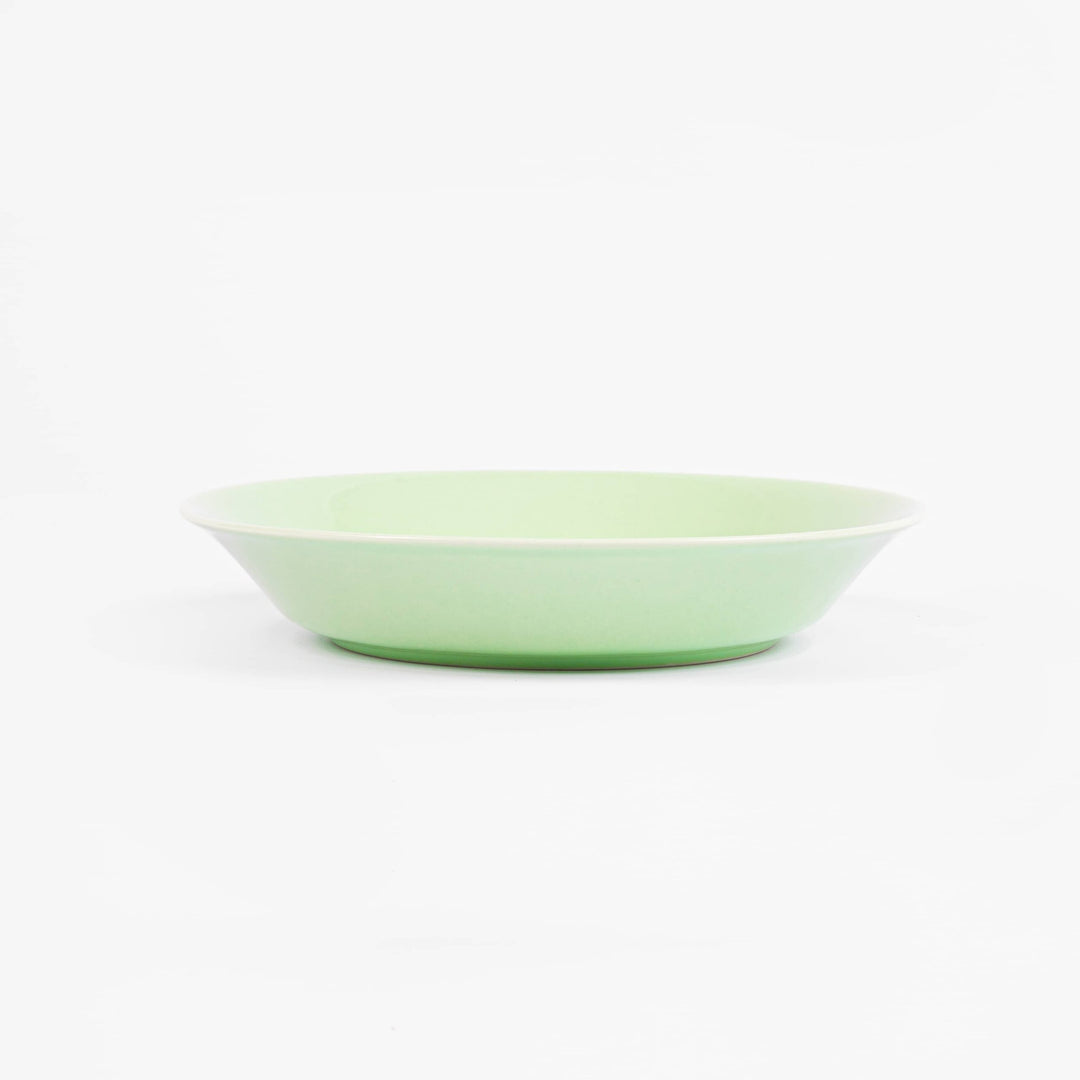 L'assiette creuse ronde en porcelaine - Vert amande