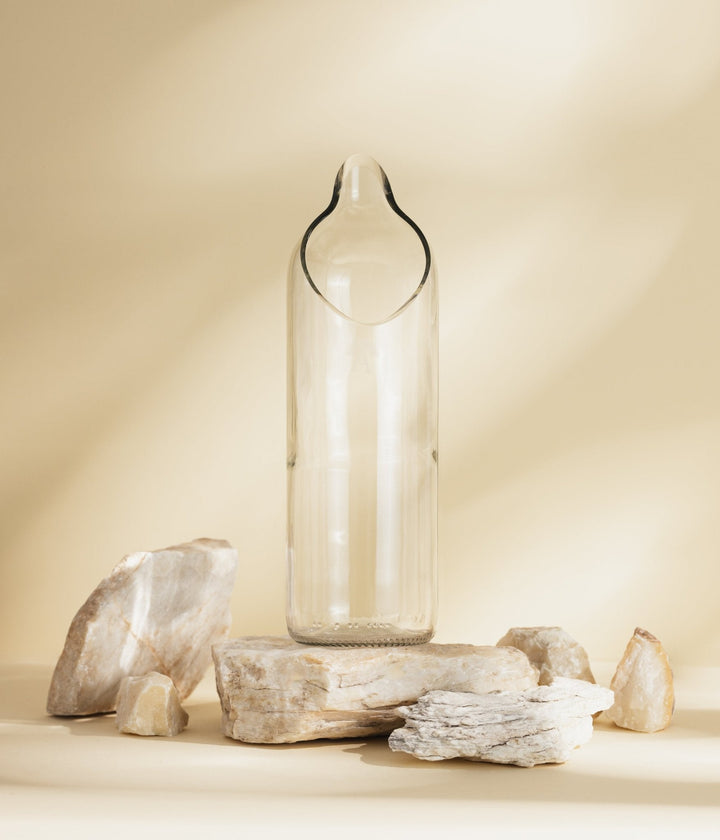 Carafe à eau design en verre recyclé (finition satinée)