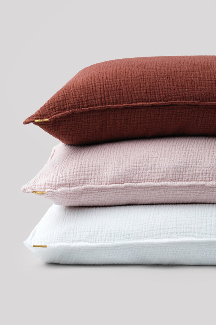 coussin-gaze-de-coton-rouille-rose-blanc-les-pensionnaires