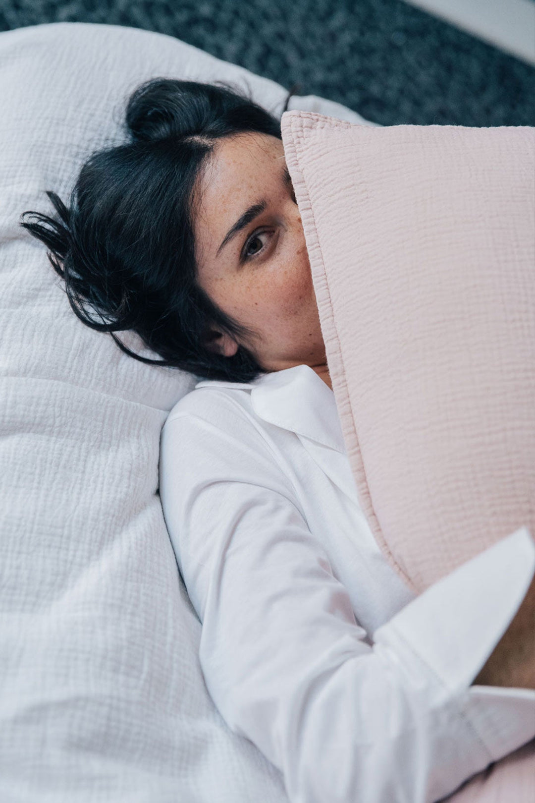 Large removable cushion in delicate pink double cotton gauze 45x90cm