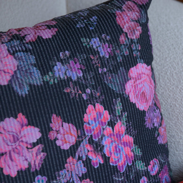 Black cushion with pink flowers - ALMA