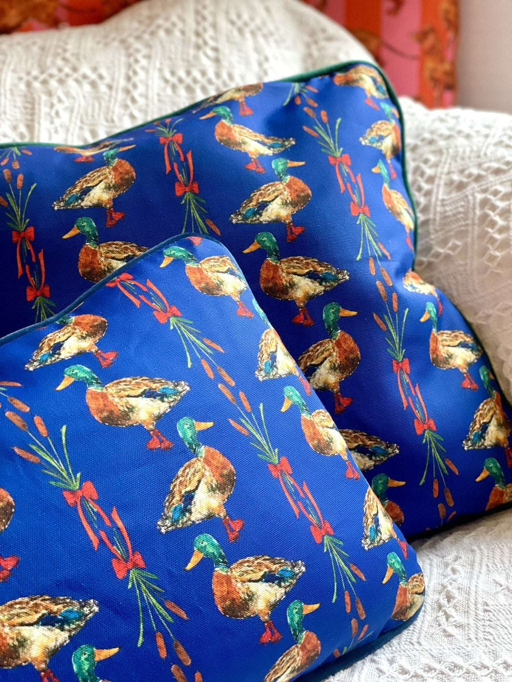 Housse de coussin mat - canards - fond bleu nuit