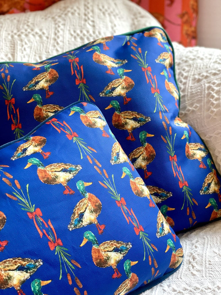Housse de coussin mat - canards - fond bleu nuit