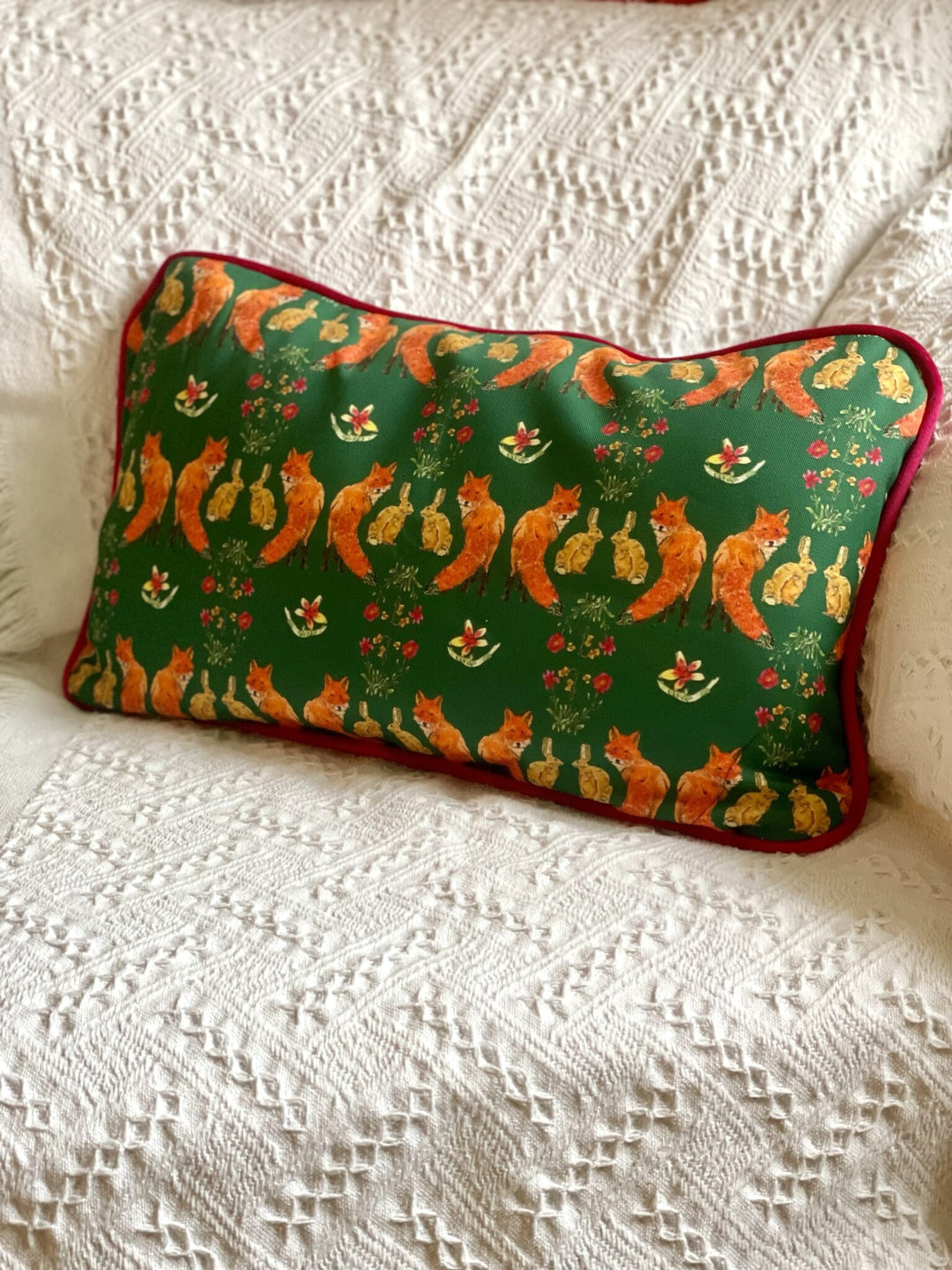Housse de coussin mat - renards et lièvres - fond vert anglais